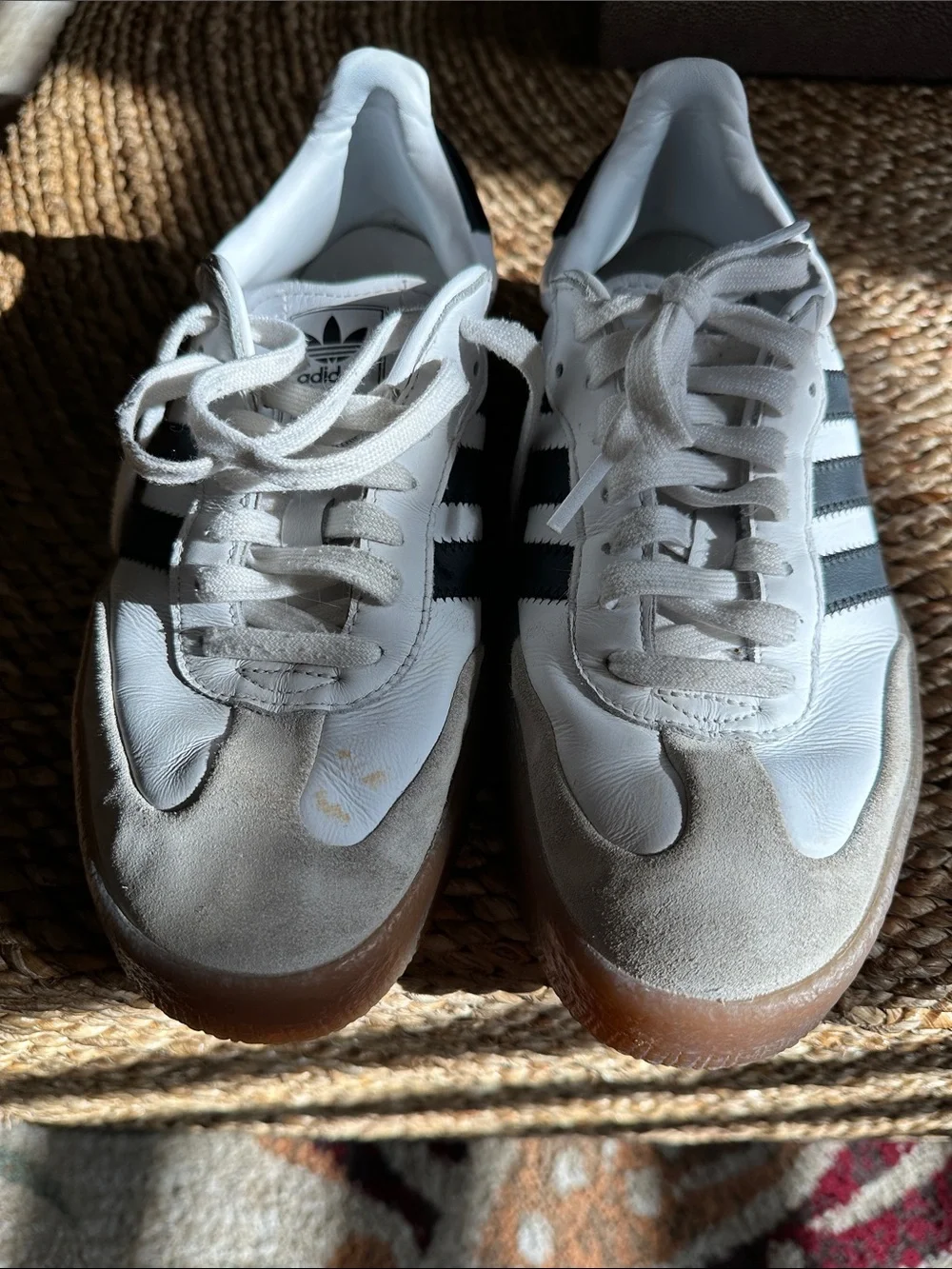 adidas White Samba men’s size 9 Sneakers with Black Stripes and Gum Sole